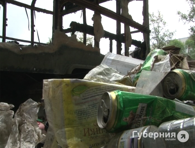 Мусор на месте снесенного кинотеатра в Хабаровске