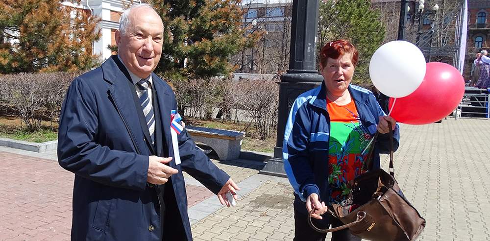 мэр Хабаровска и хабаровчанка