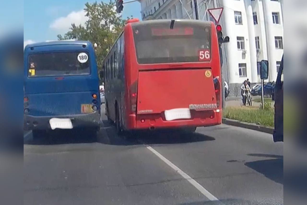 В Хабаровске привлекли к ответственности водителей автобусов, устроивших  «разборки» на дороге | Губерния Онлайн