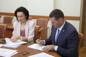 Дмитрий Демешин подал документы кандидата на должность главы региона в краевую избирательную комиссию