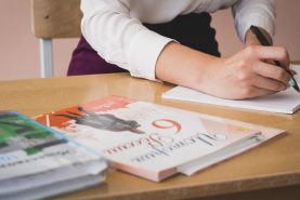 Педагоги в Хабаровском крае просят поднять оклады до уровня МРОТ