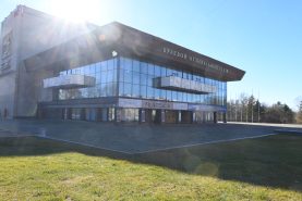 Выбрать новый облик здания Музкомедии предлагают хабаровчанам