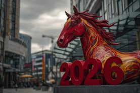 Рассказываем, как правильно встречать год Красной Огненной Лошади