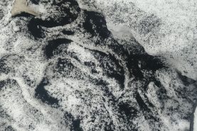 Красную Речку по-прежнему засыпает пеплом